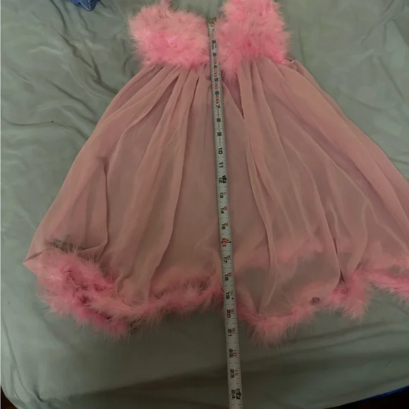 Pink Feathered Lingerie Set - Picture 10 of 16